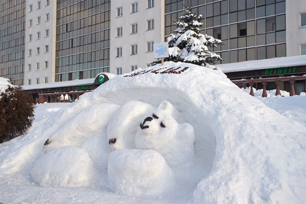 snow-sculptures-vitebsk-belarus-20160115