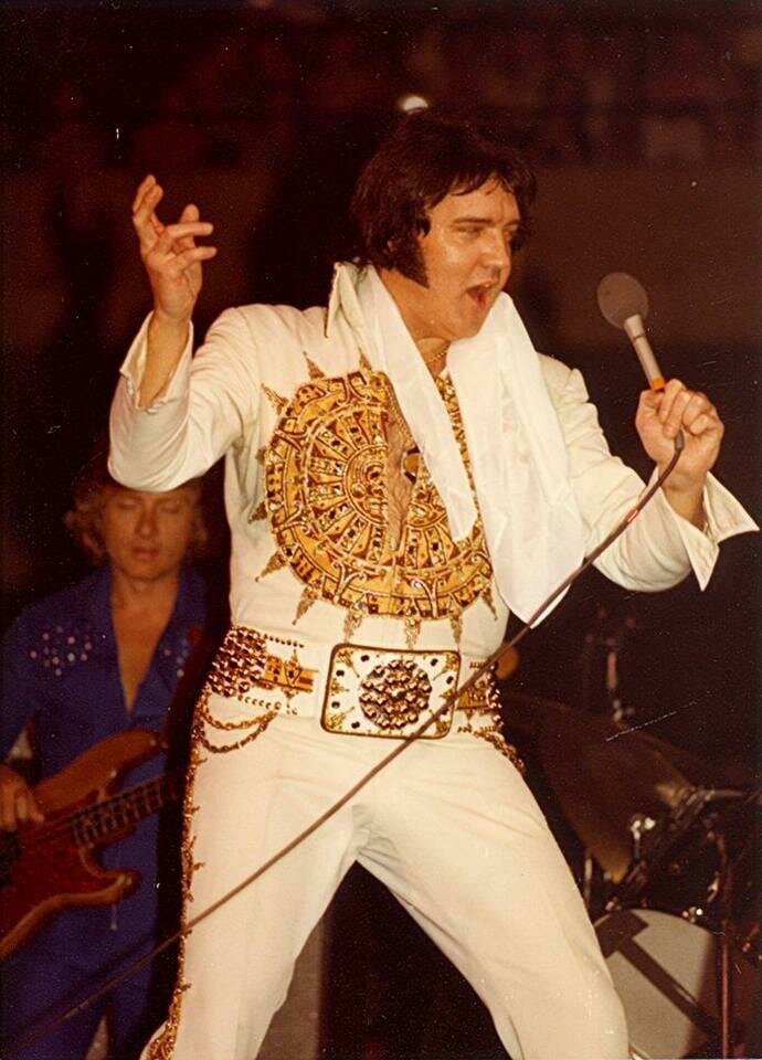 Elvis Presley-na-scene