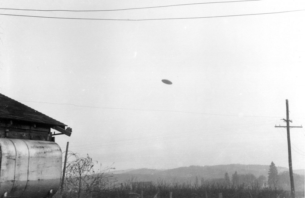 UFO-farm-McMinnville-Oregon-1950.jpg